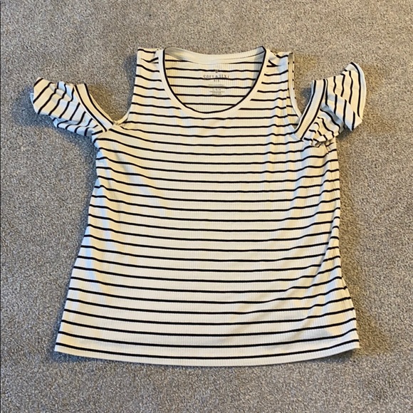 American Eagle Outfitters Tops - American eagle tee
